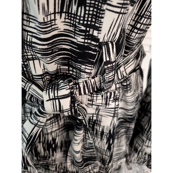 Talie Trench Coat Women's M NEW Tags Black White Geometric Belted Pockets Career - Picture 5 of 12